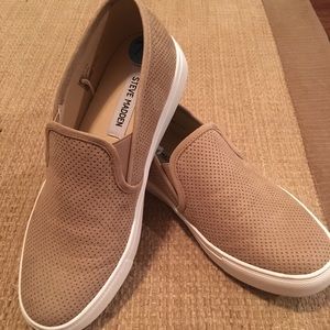 Steve Madden Slip On Sneaker